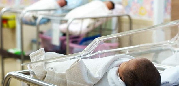 ΕΛΣΤΑΤ: Στάσιμες οι γεννήσεις το α' εξάμηνο του 2026 
